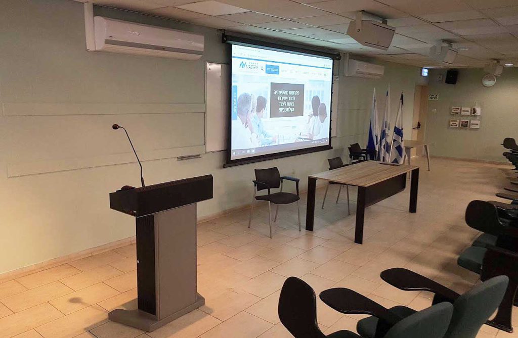 רמקולים קדמיים